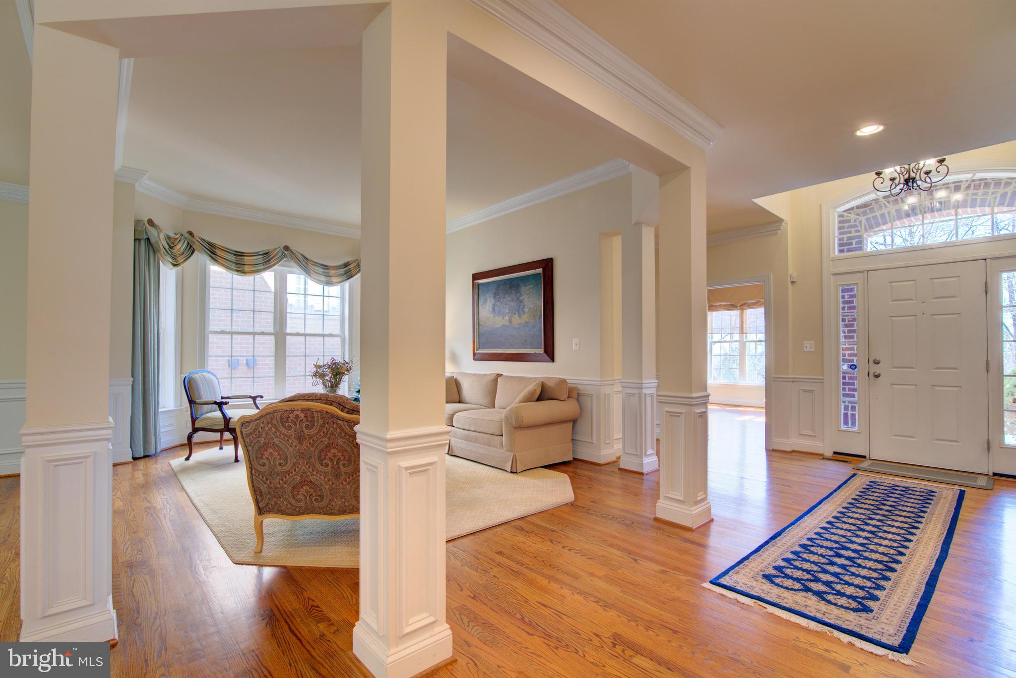 7690 Oak Field Court Springfield, VA 22153 - Photo 17 of 55 Foyer / Living Room