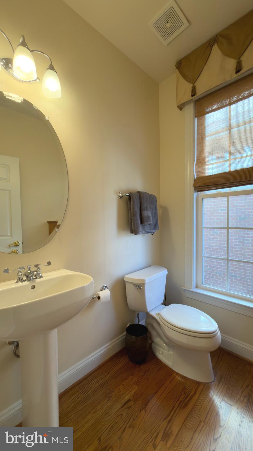 7690 Oak Field Court Springfield, VA 22153 - Photo 19 of 55 Half Bathroom