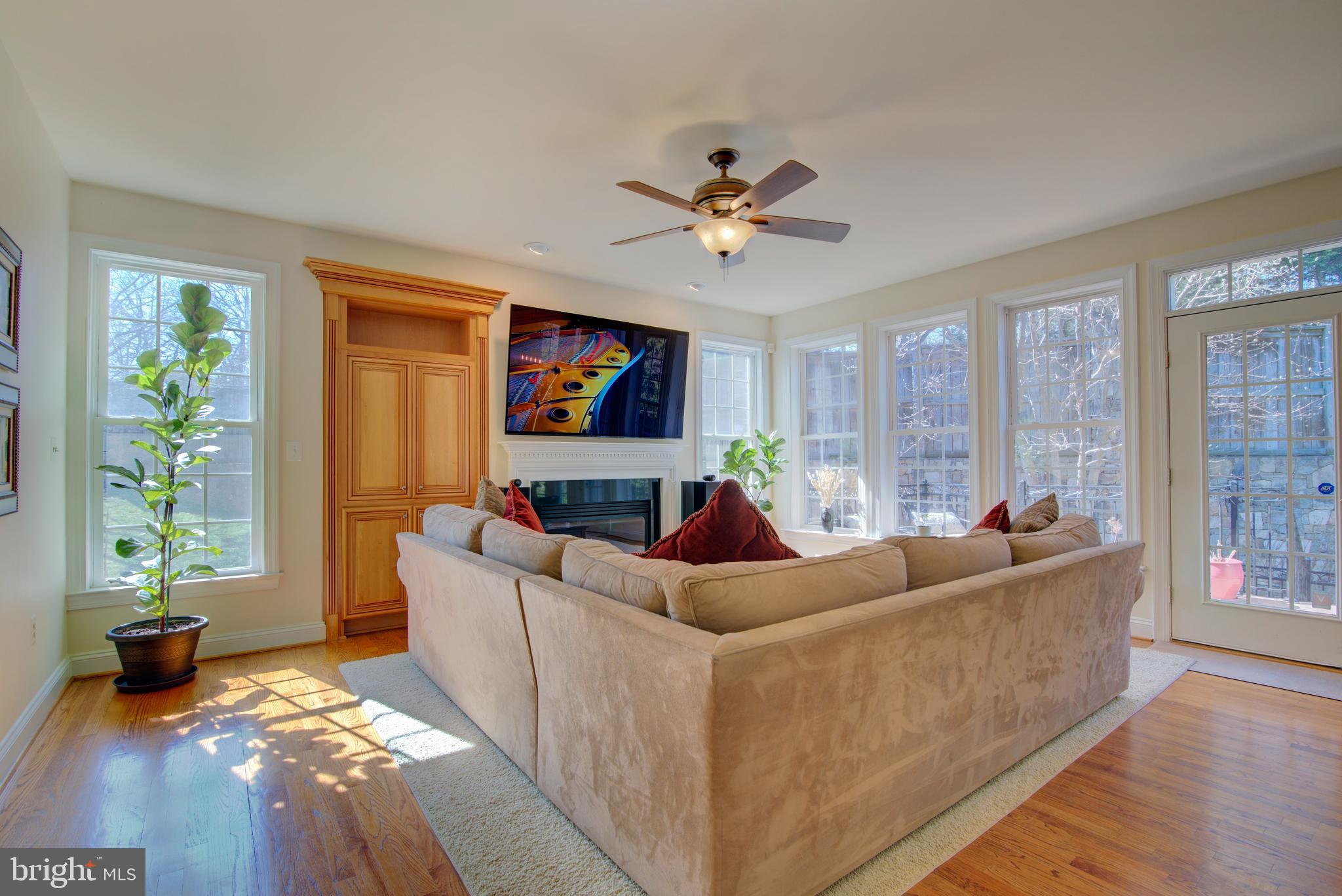 7690 Oak Field Court Springfield, VA 22153 - Photo 5 of 55 Family Room