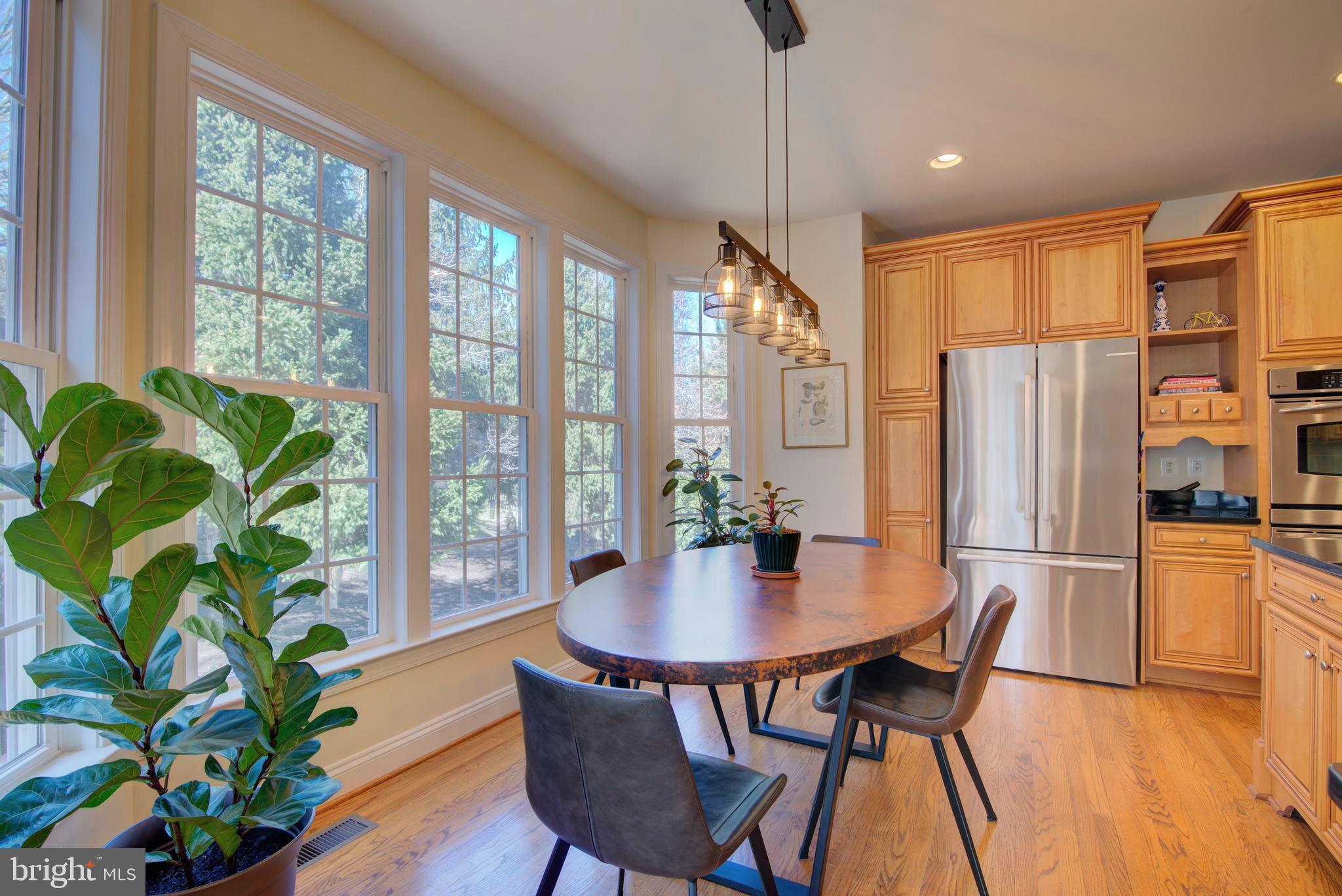 7690 Oak Field Court Springfield, VA 22153 - Photo 10 of 55 Breakfast Area / Bay Window