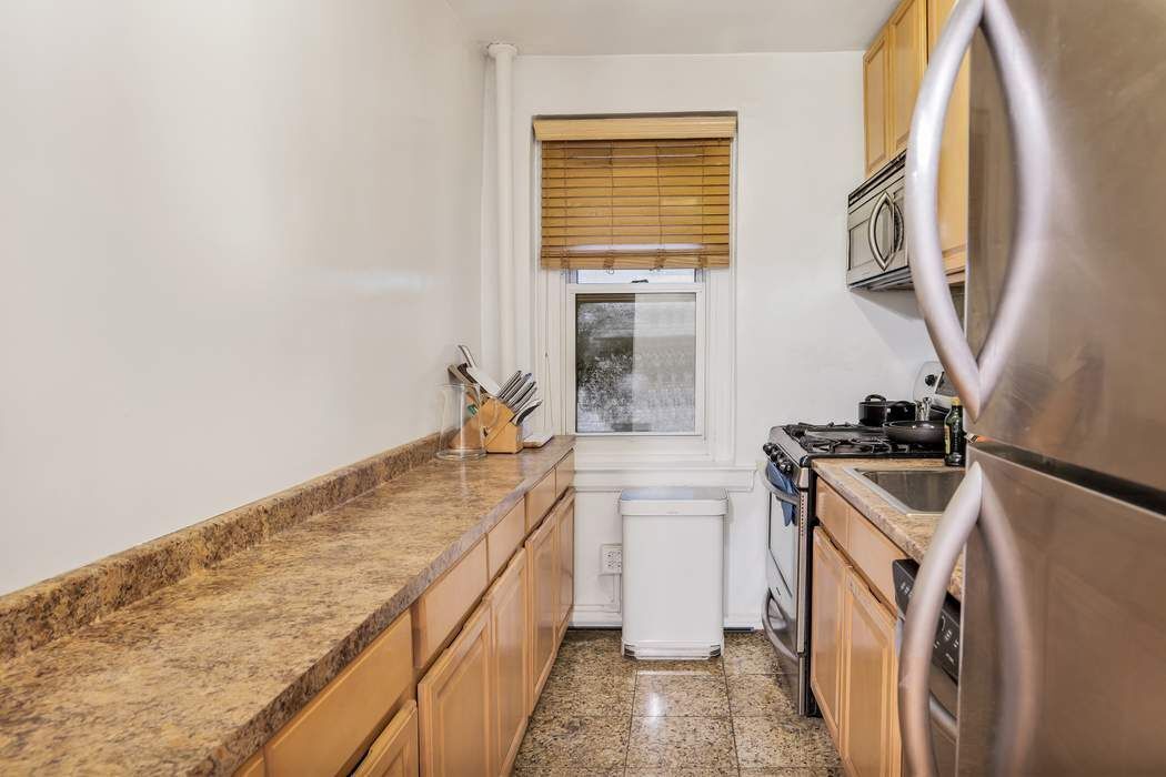 135 East 39th Street, Unit 3D Manhattan, NY 10016 - Photo 3 of 7