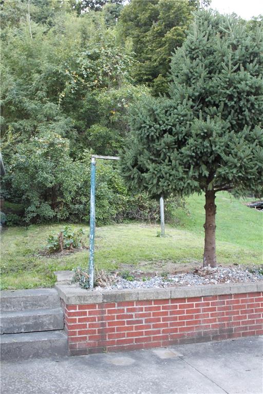 751 Freeport Road Creighton, PA 15030 - Photo 18 of 20 Yard/Patio