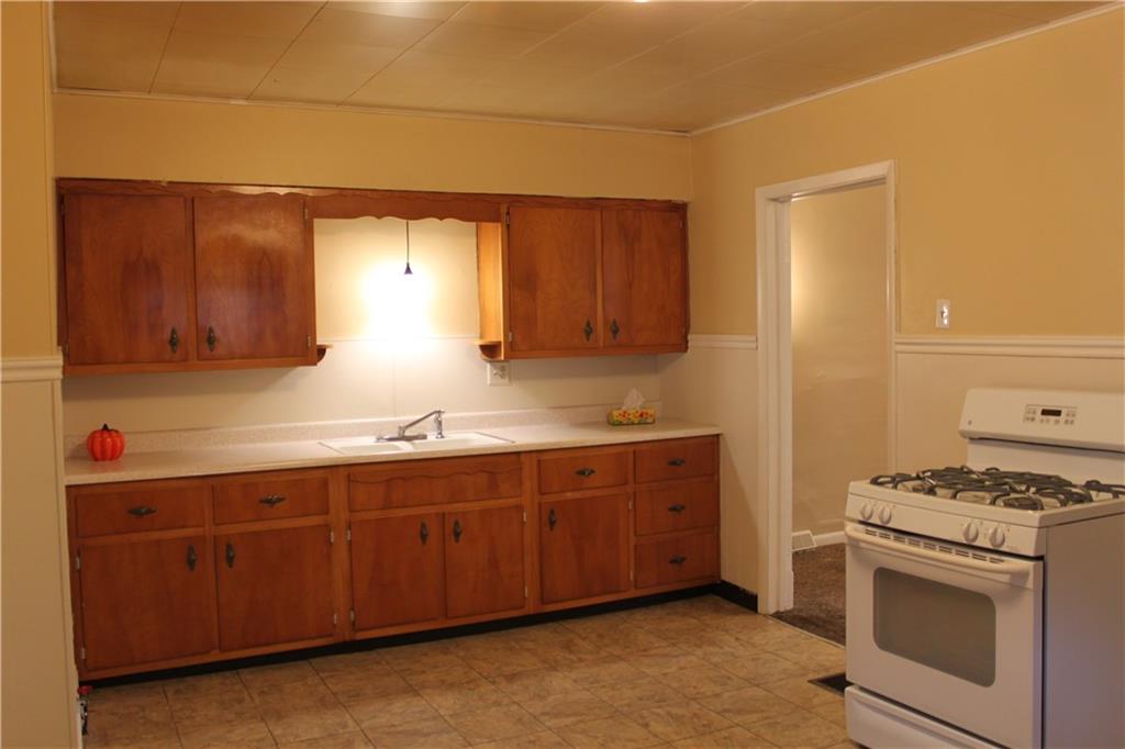 751 Freeport Road Creighton, PA 15030 - Photo 8 of 20 Kitchen