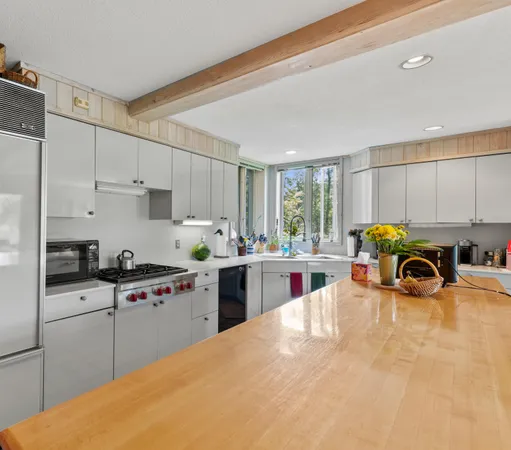 $7,700,000 | 100 West Adams Road, St. Louis, MI 48880