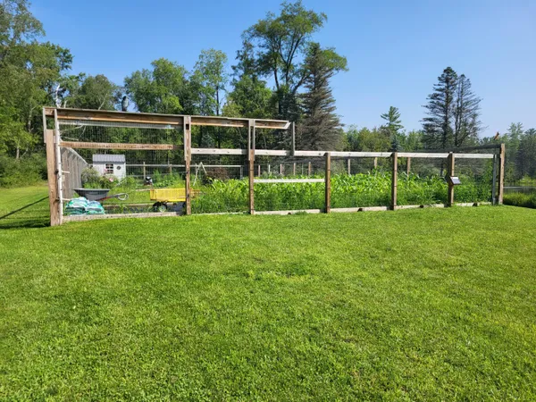 $7,700,000 | 100 West Adams Road, St. Louis, MI 48880
