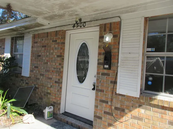 $1,600 | 4300 Santa Villa Drive, Pace, FL 32571