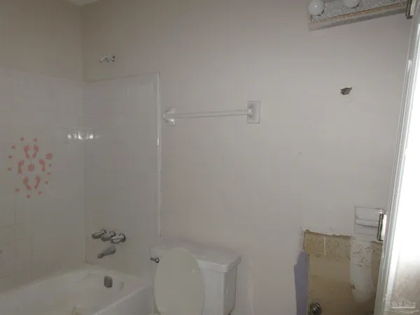 $1,600 | 4300 Santa Villa Drive, Pace, FL 32571
