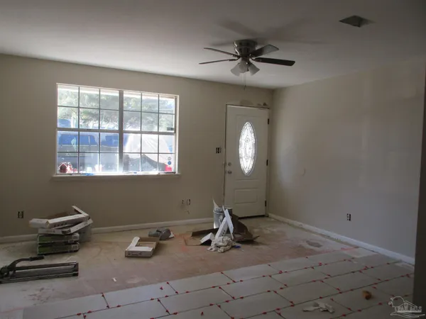 $1,600 | 4300 Santa Villa Drive, Pace, FL 32571