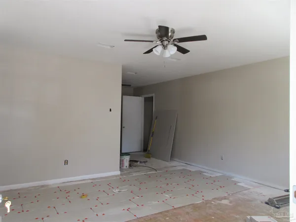 $1,600 | 4300 Santa Villa Drive, Pace, FL 32571