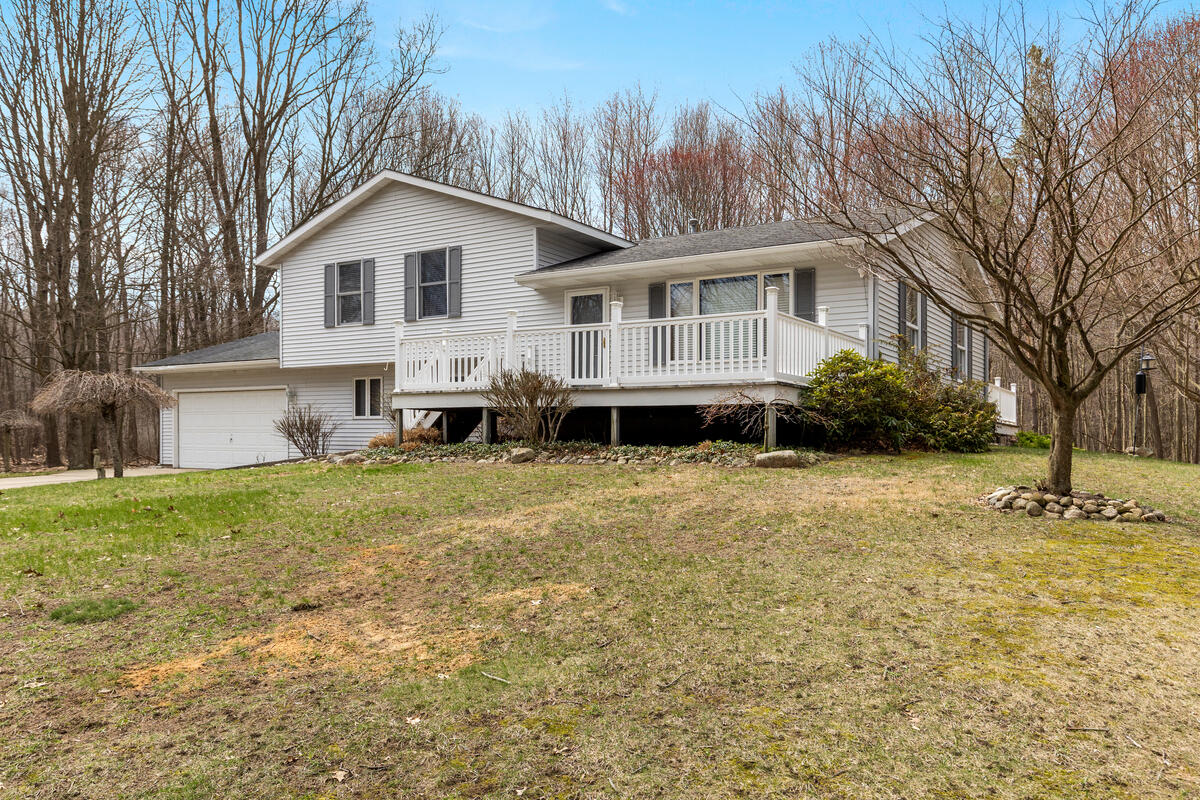 2902 63rd Street Fennville, MI 49408 - Photo 4 of 52 2902-63rd_003