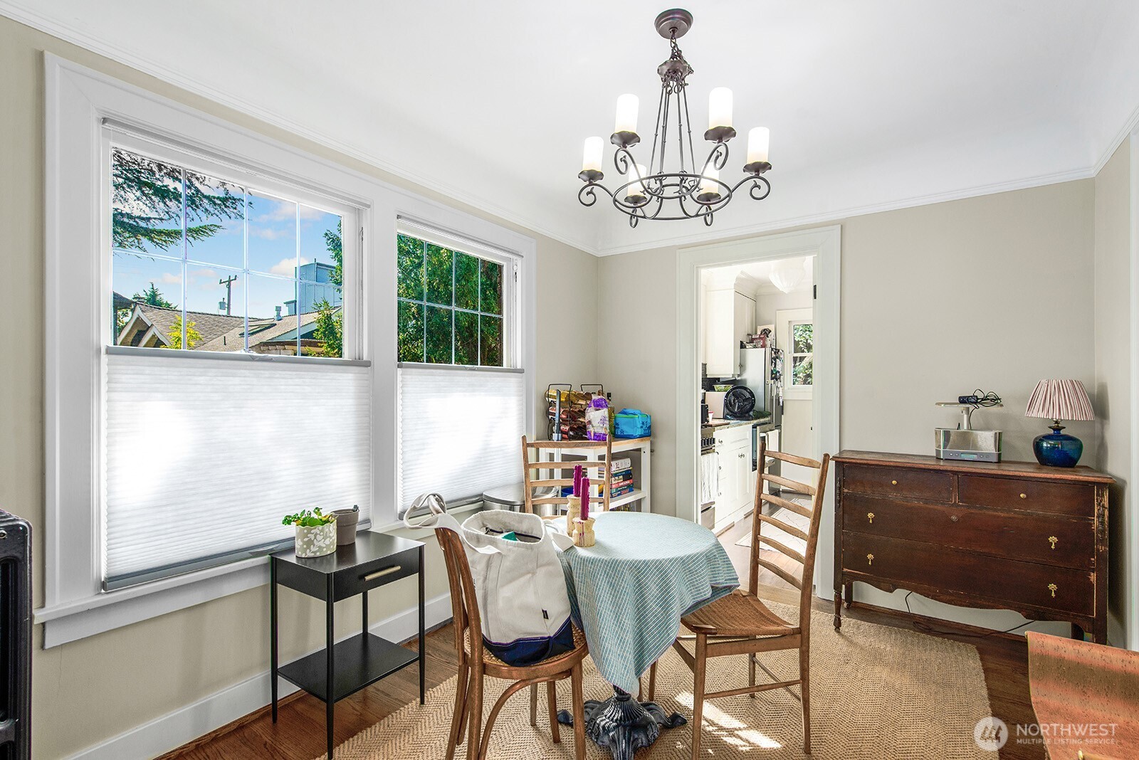 4915 Linden Avenue North Seattle, WA 98103 - Photo 23 of 40