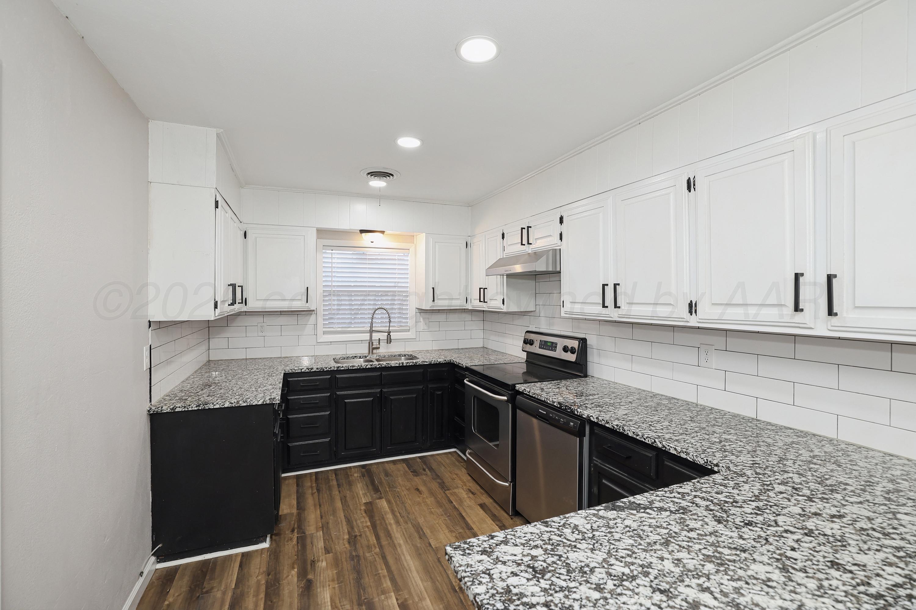 4302 Summit Circle Amarillo, TX 79109 - Photo 4 of 34 7-Kitchen
