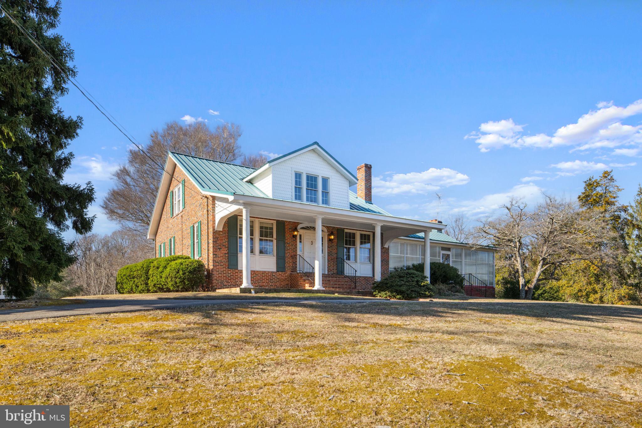 ALL BRICK ESTATE ON 6 ACRES