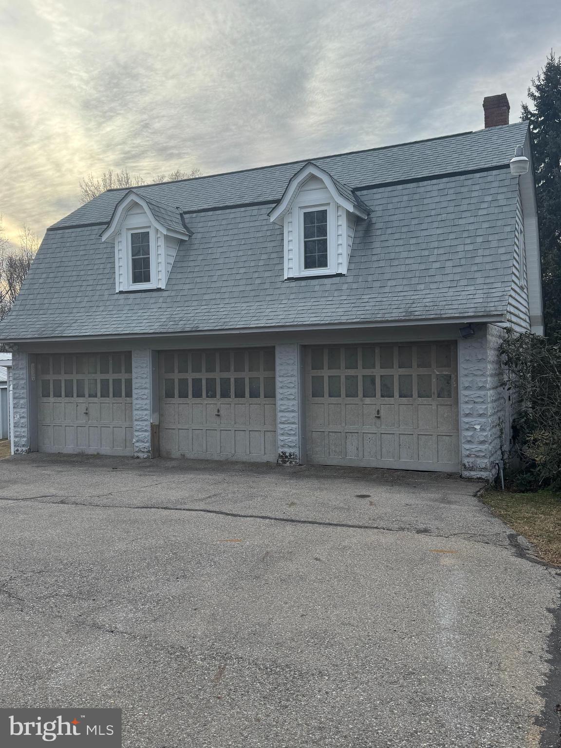 9905 Croom Road Upper Marlboro, MD 20772 - Photo 2 of 7 3 car garage (Professional photos COMING SOON)