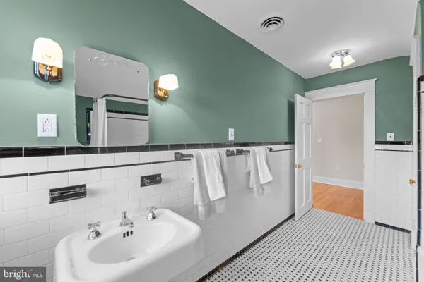 $899,000 | 9905 Croom Road, Upper Marlboro, MD 20772