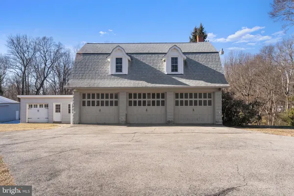 $899,000 | 9905 Croom Road, Upper Marlboro, MD 20772