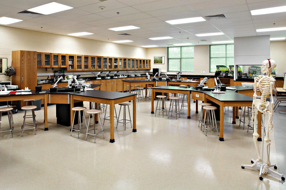 400 Gentlemens Ridge Signal Mountain, TN 37377 - Photo 56 of 73 SM Middle High School 2 Science Lab