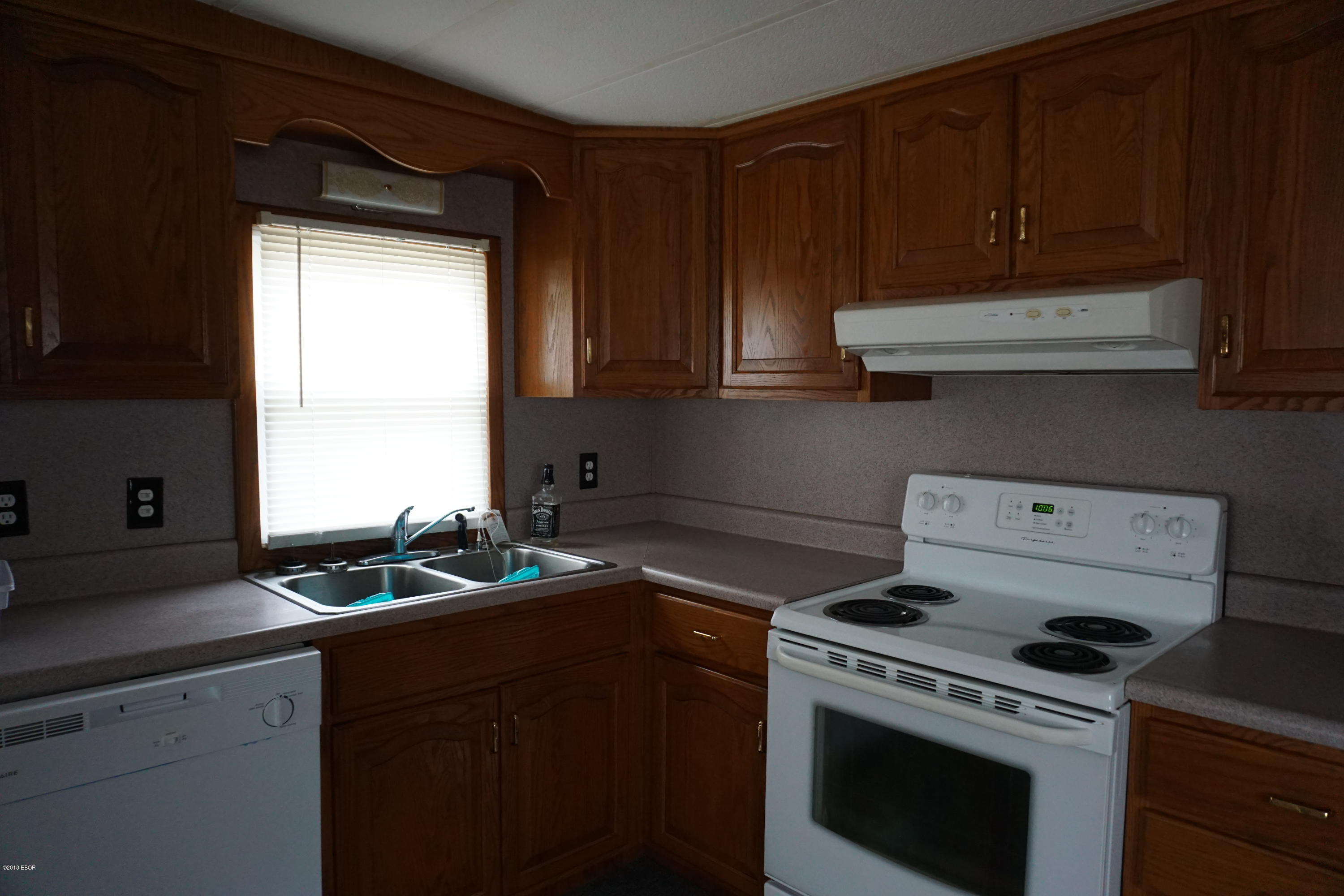 3449 Selmaville Road Salem, IL 62881 - Photo 4 of 17