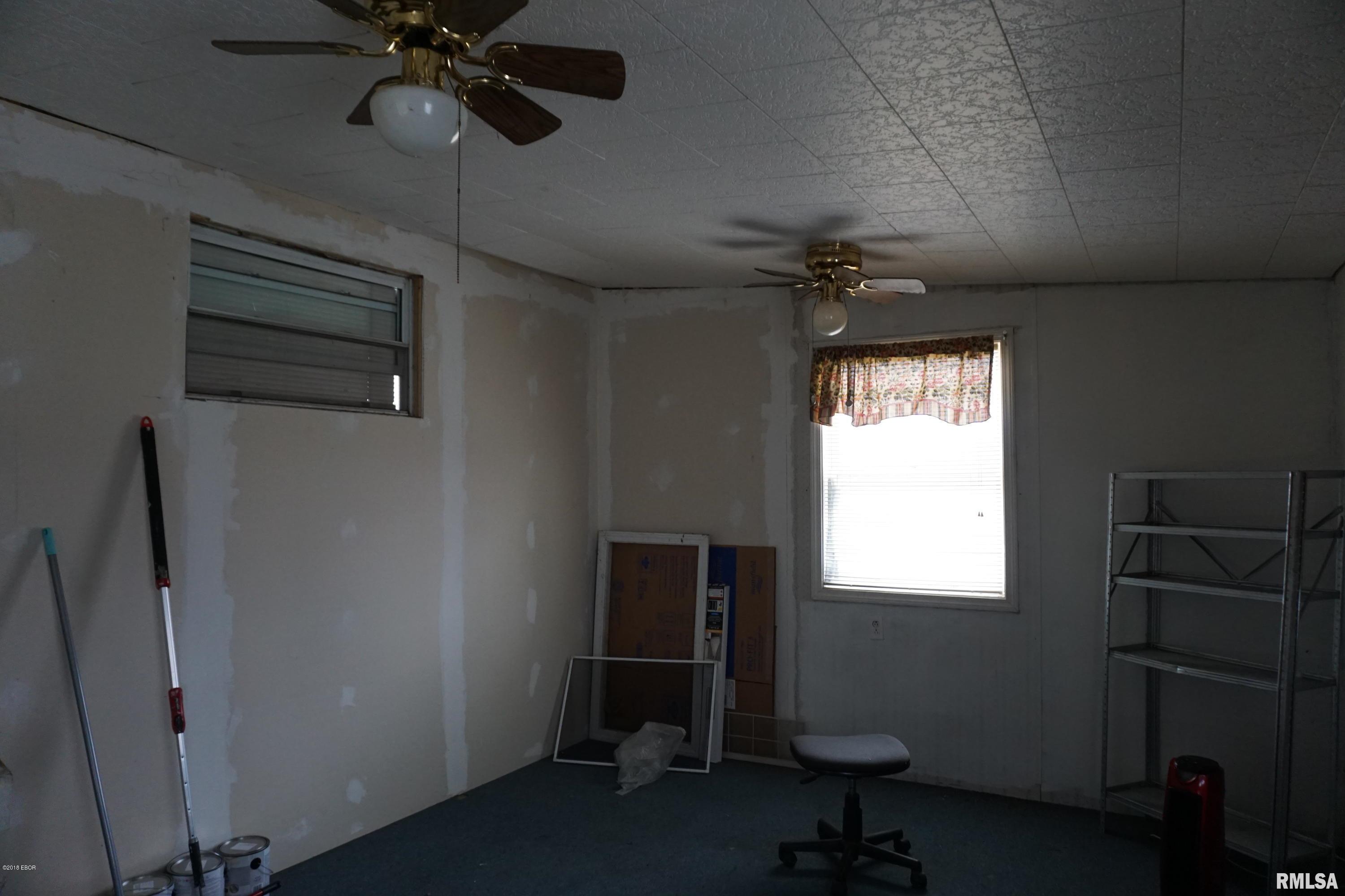 3449 Selmaville Road Salem, IL 62881 - Photo 9 of 17