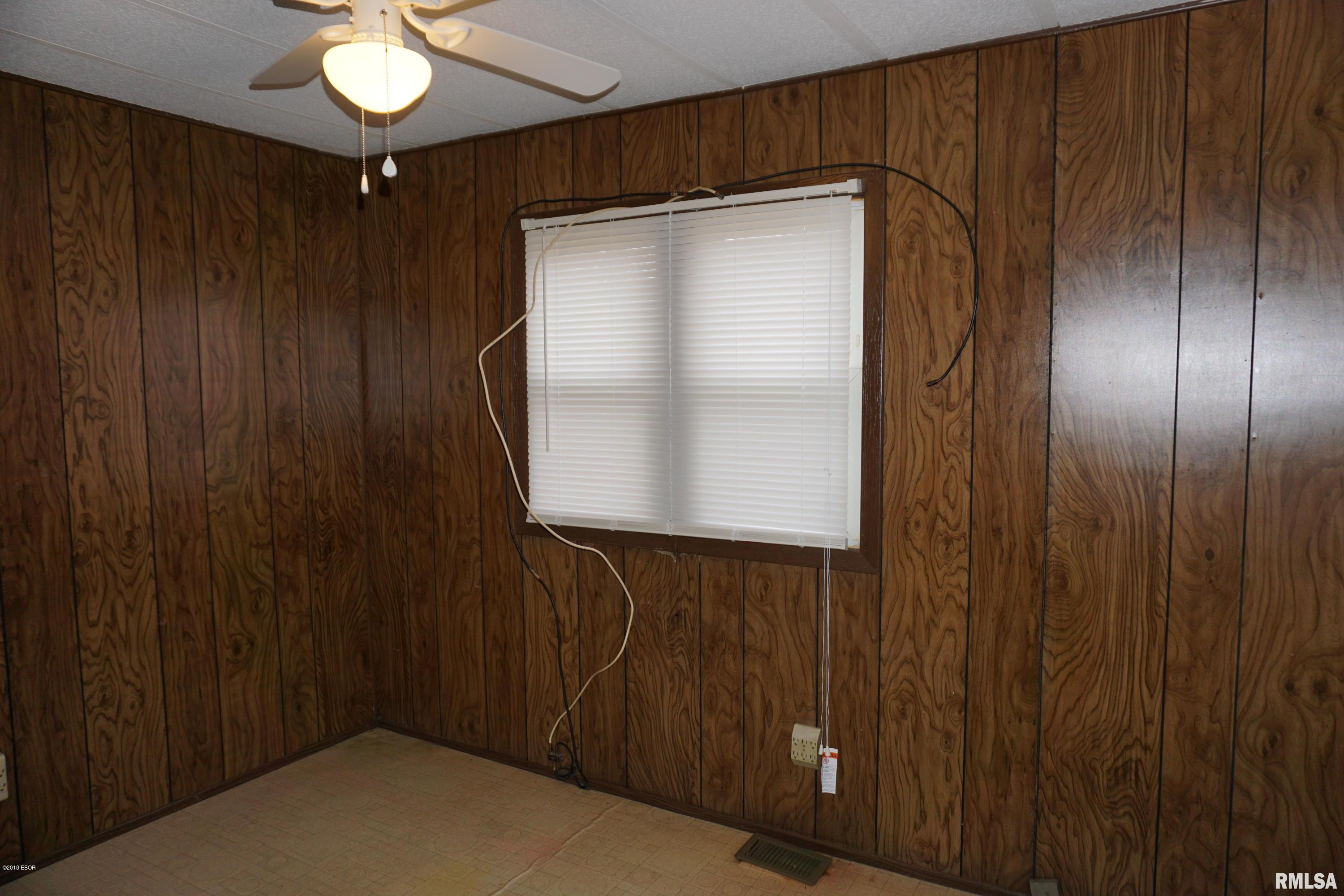 3449 Selmaville Road Salem, IL 62881 - Photo 10 of 17