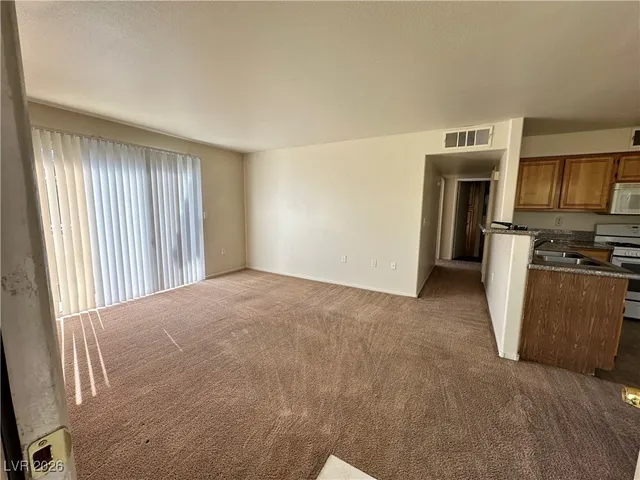 $1,150 | 5710 East Tropicana Avenue, Unit 2230, Las Vegas, NV 89122