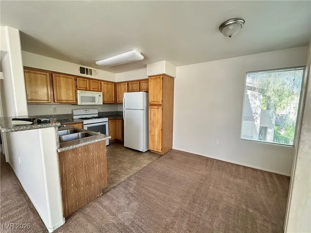 $1,150 | 5710 East Tropicana Avenue, Unit 2230, Las Vegas, NV 89122