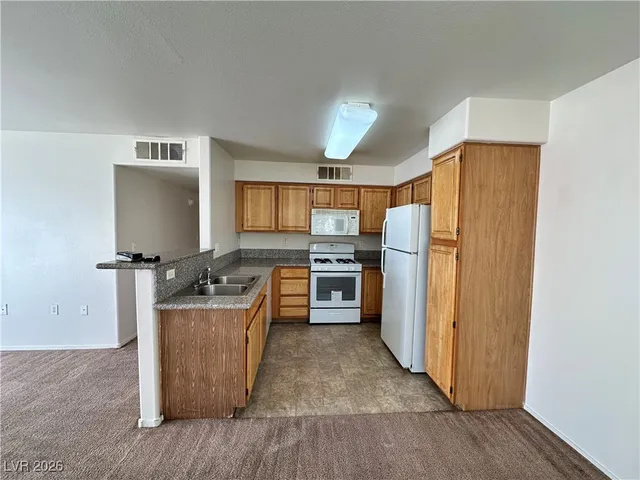$1,150 | 5710 East Tropicana Avenue, Unit 2230, Las Vegas, NV 89122