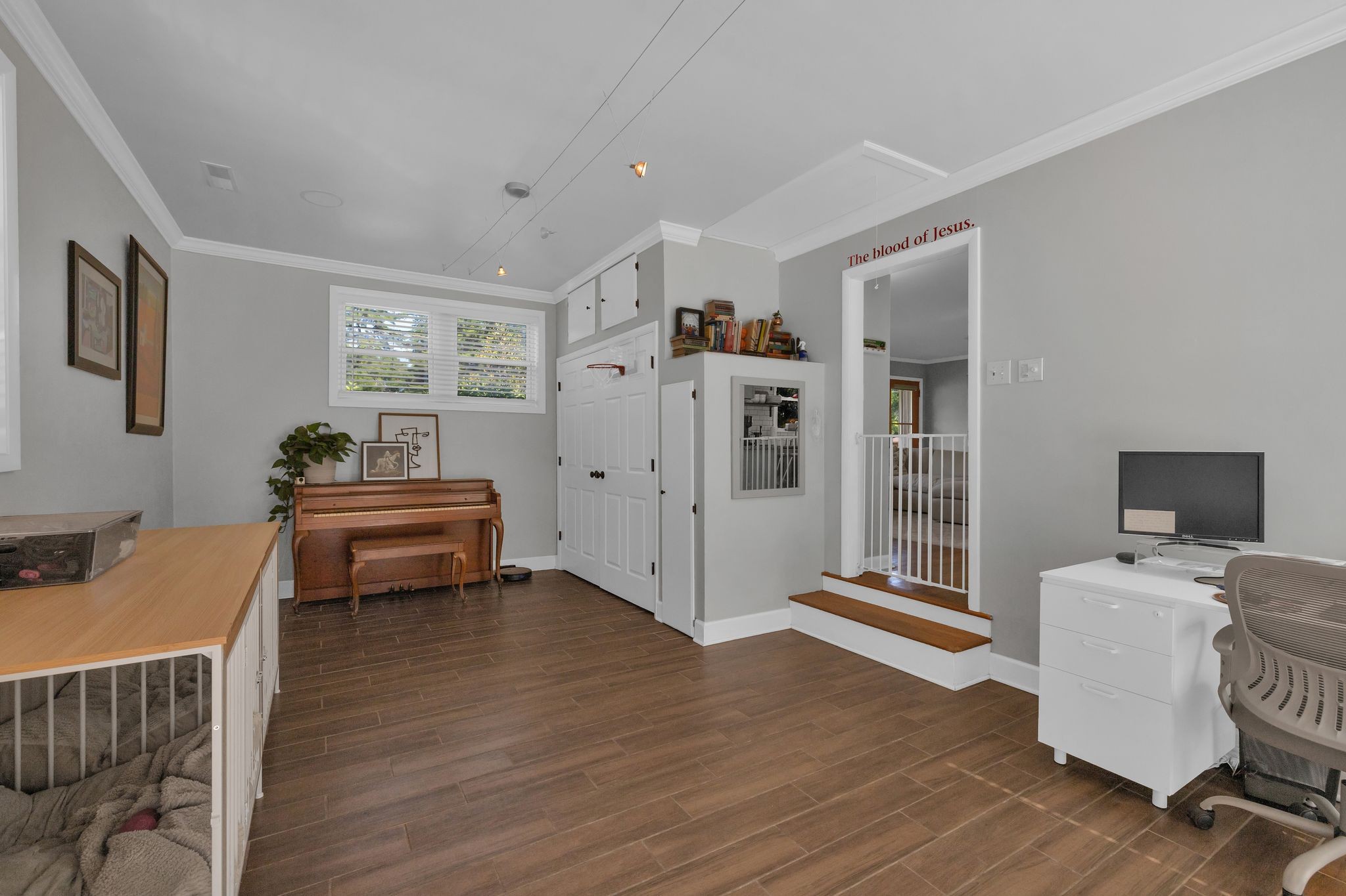 1610 Leaf Avenue Murfreesboro, TN 37130 - Photo 20 of 31 a living room with furniture and wooden floor