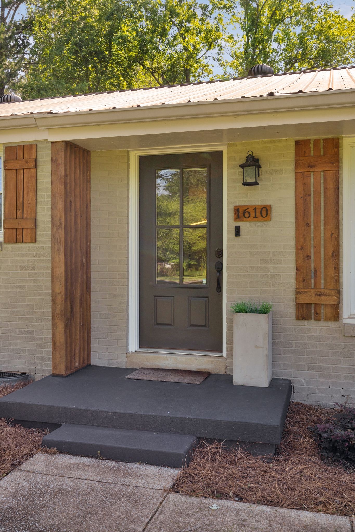 1610 Leaf Avenue Murfreesboro, TN 37130 - Photo 6 of 31 a view of a door of the house