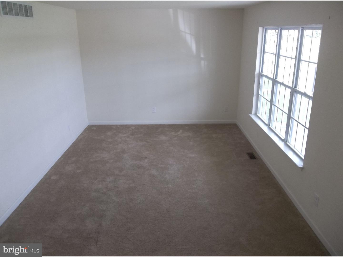 342-344 Crown Point Road Thorofare, NJ 08086 - Photo 5 of 20 Living Room