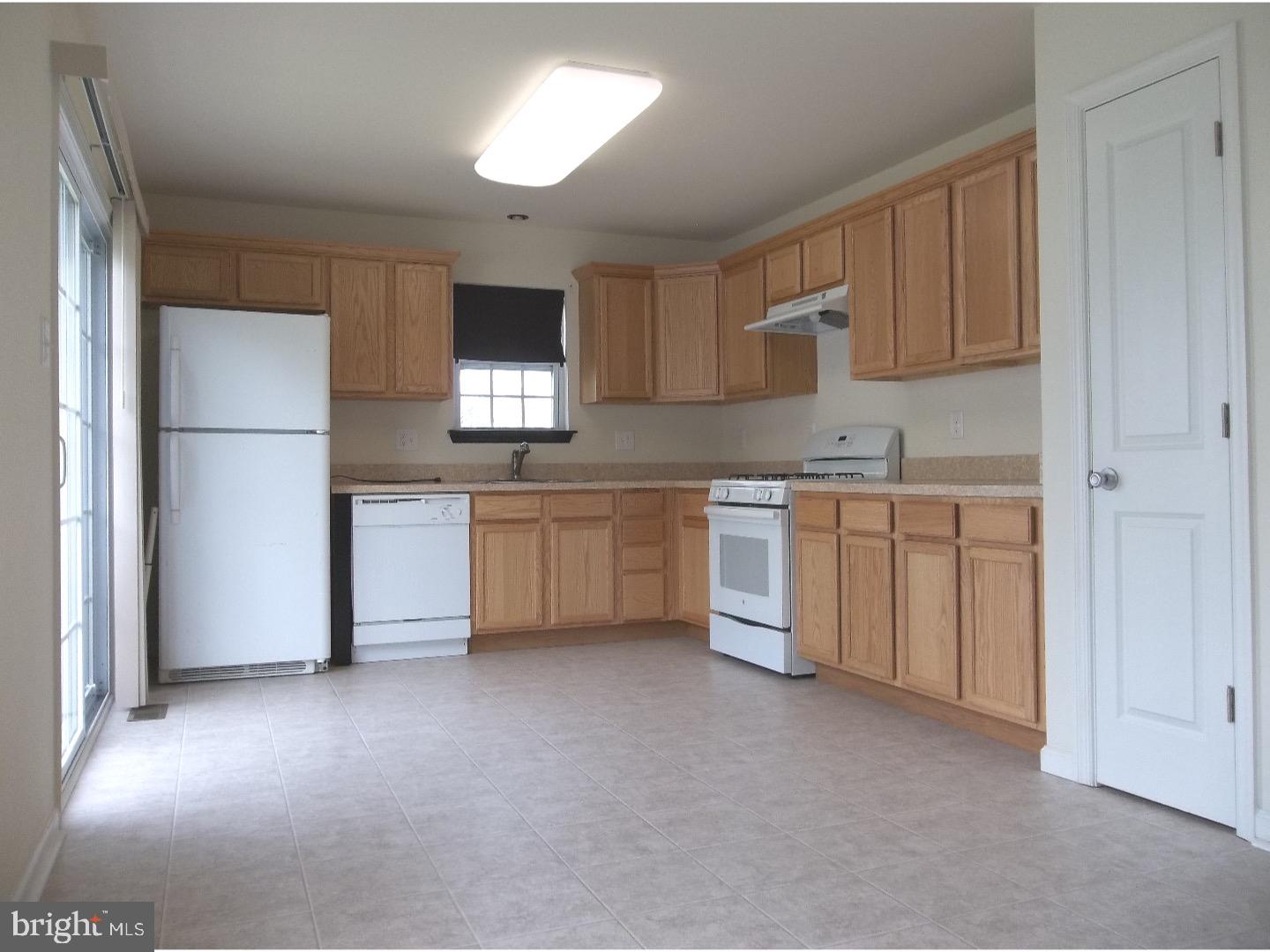 342-344 Crown Point Road Thorofare, NJ 08086 - Photo 7 of 20 Kitchen
