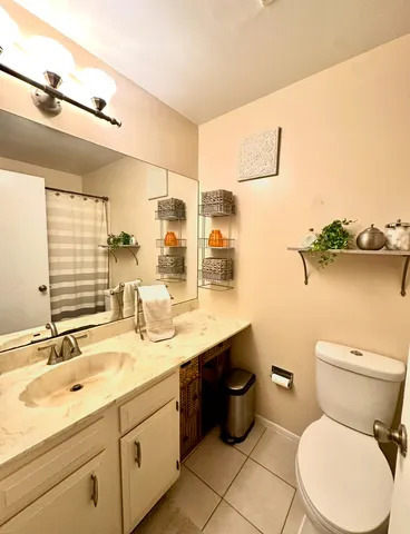 $245,000 | 22 Waterbury Lane, Unit N1, Schaumburg, IL 60193