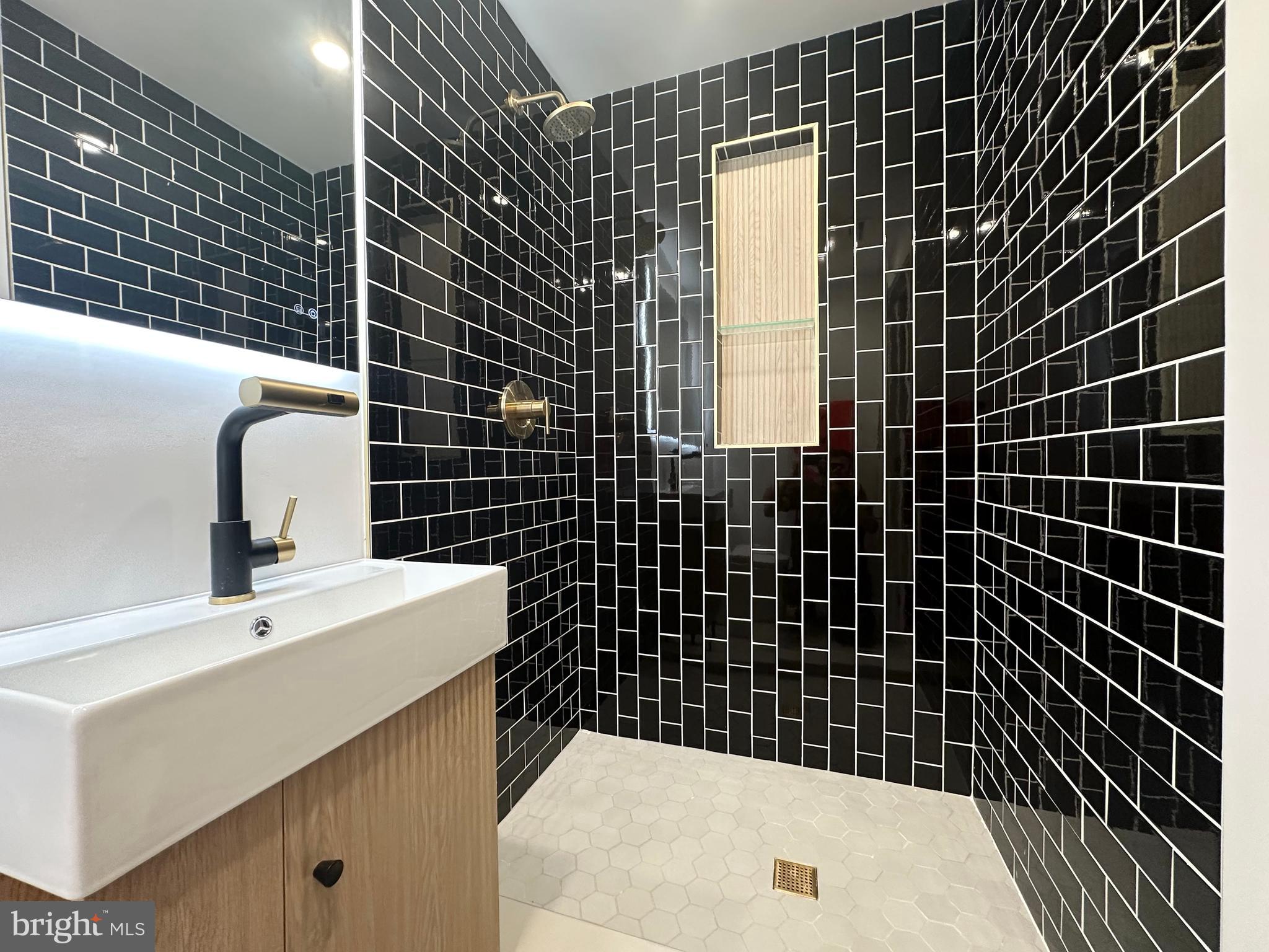 17821 Pond Road Ashton, MD 20861 - Photo 29 of 133