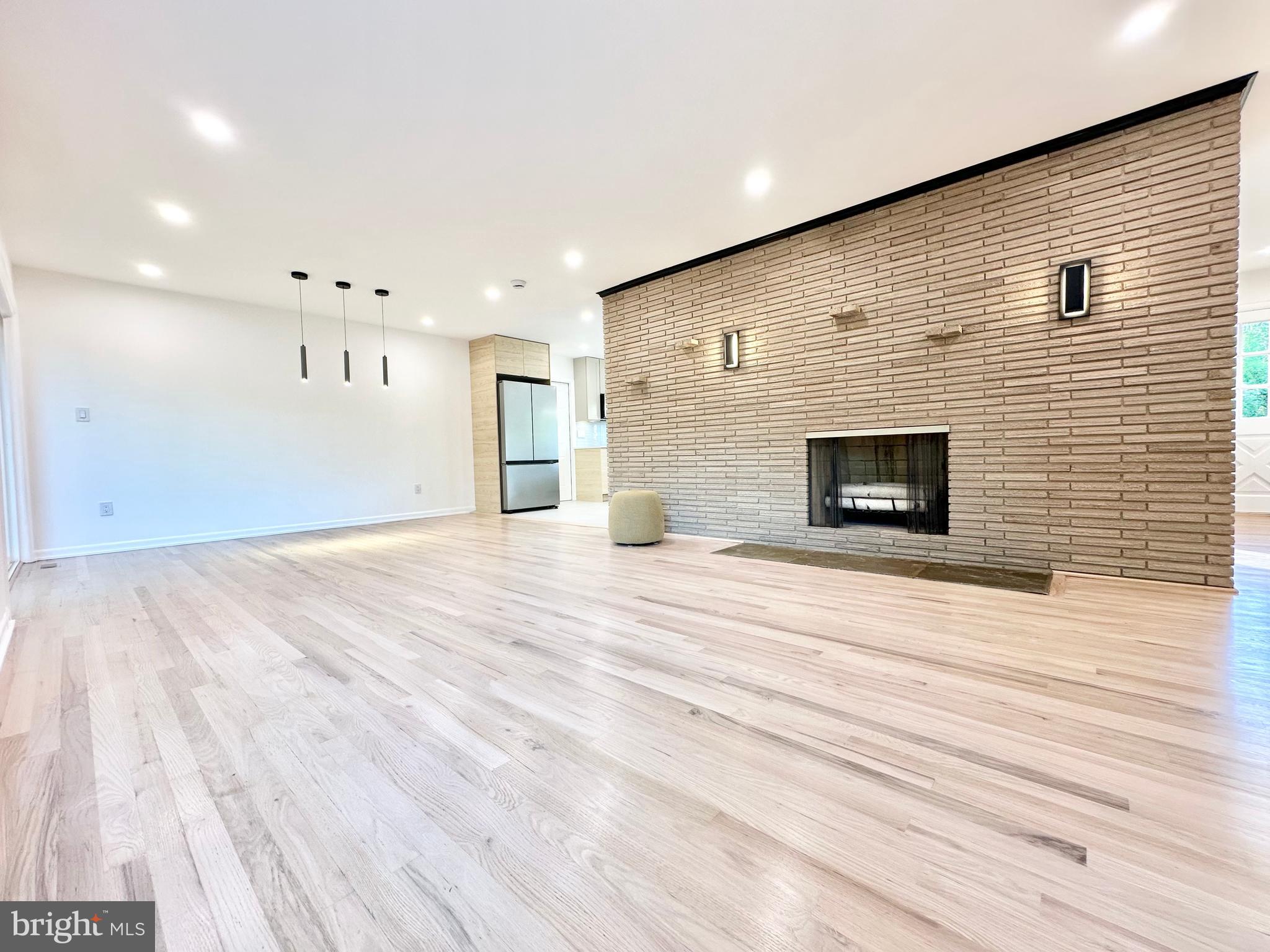 17821 Pond Road Ashton, MD 20861 - Photo 8 of 131