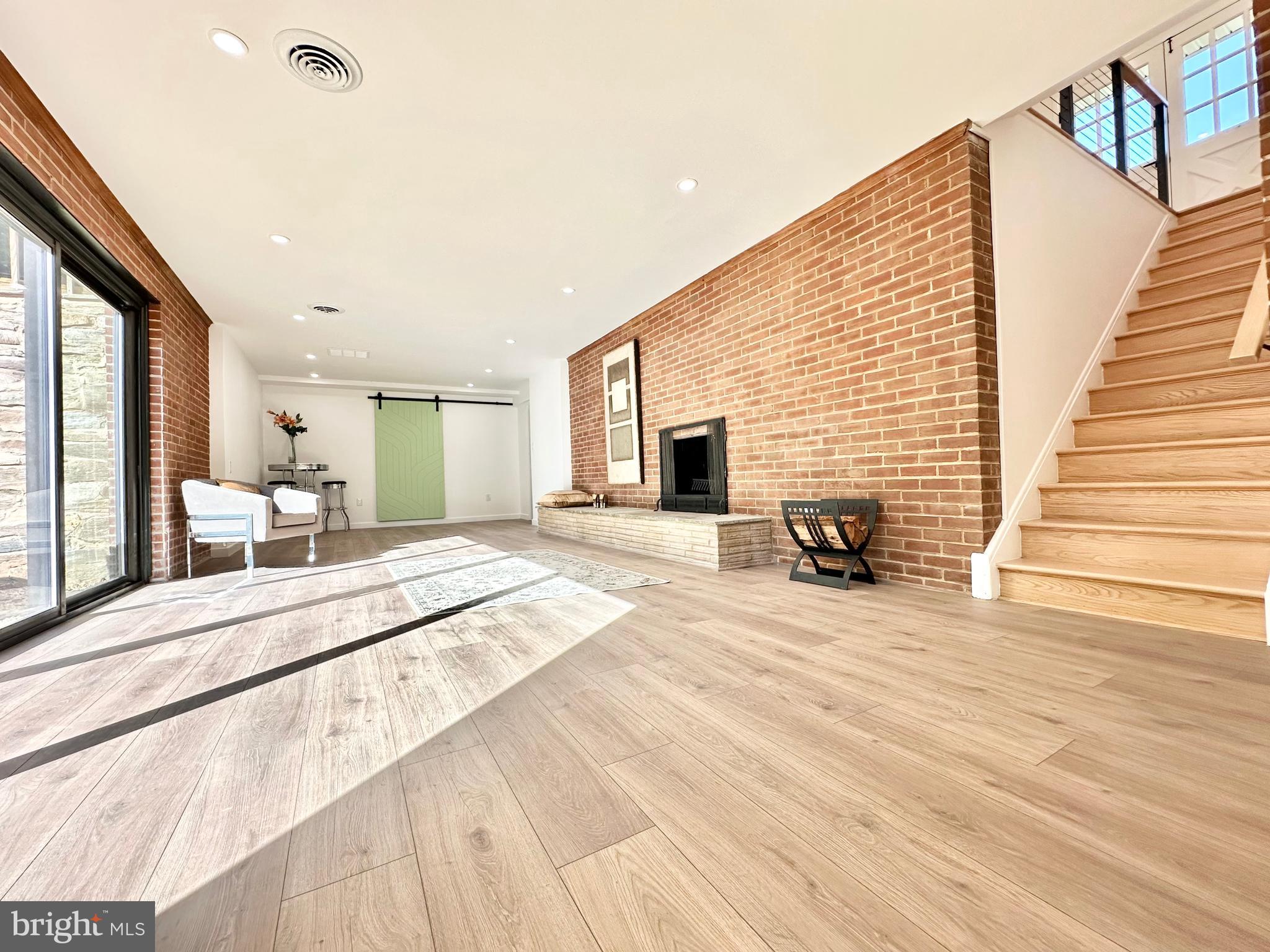 17821 Pond Road Ashton, MD 20861 - Photo 10 of 131