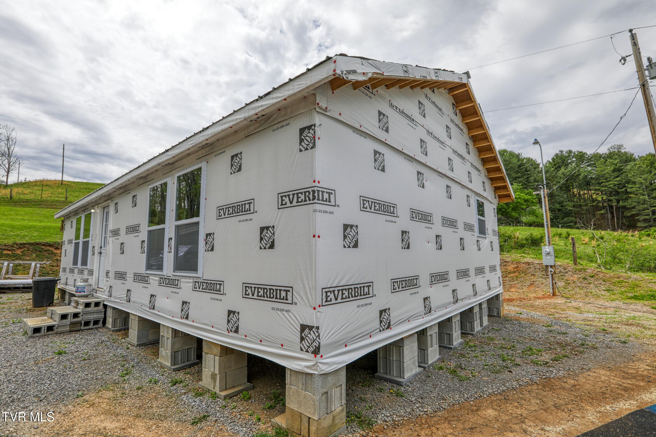 607 Okolona Road Church Hill, TN 37642 - Photo 2 of 11 607 Okolona MLSa -3