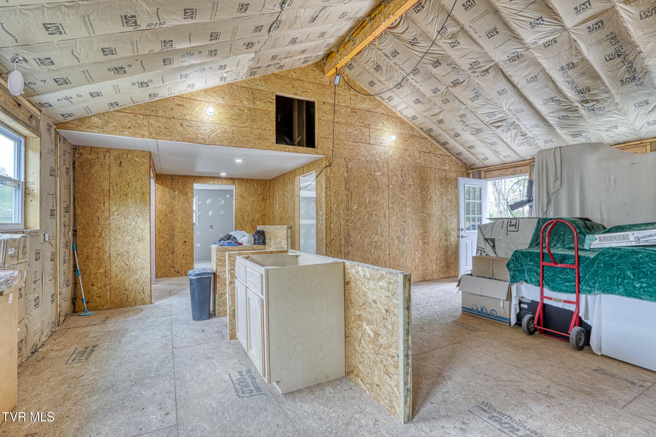 607 Okolona Road Church Hill, TN 37642 - Photo 7 of 11 607 Okolona MLSb -2