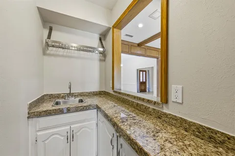 $1,050,000 | 3332 Gatwick Place, Farmers Branch, TX 75234