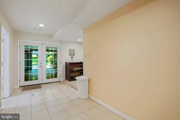 $4,000 | 5135 Summit Drive, Fairfax, VA 22030