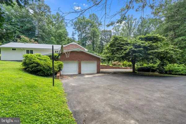 $4,000 | 5135 Summit Drive, Fairfax, VA 22030