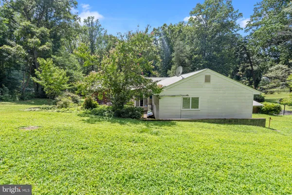 $4,000 | 5135 Summit Drive, Fairfax, VA 22030