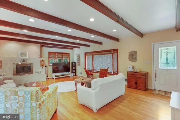 $4,000 | 5135 Summit Drive, Fairfax, VA 22030