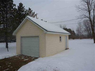 7611 Ellis Road Millington, MI 48746 - Photo 2 of 8 20175356-1.JPG
