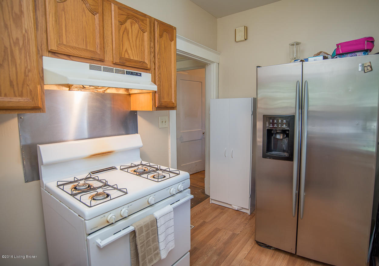 805 Reading Road Louisville, KY 40217 - Photo 6 of 17 Reading-Stove & Fridge