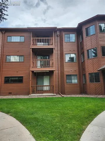 a view of outdoor space