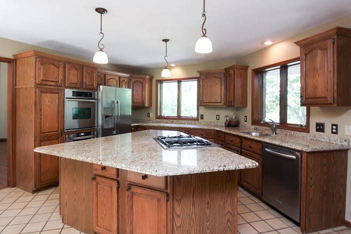 3295 Rambling Road Bettendorf, IA 52722 - Photo 3 of 22