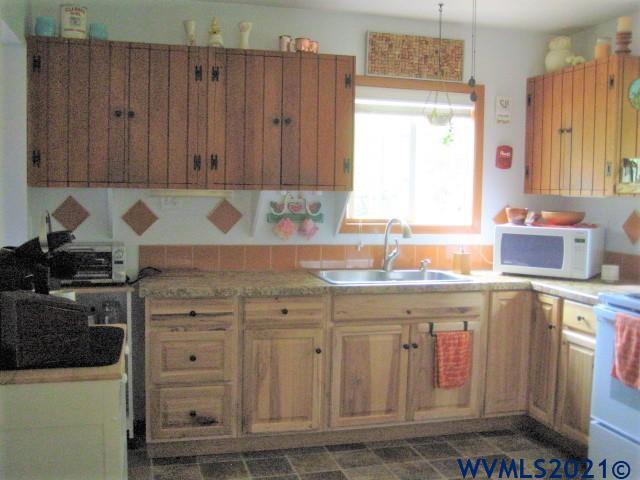 24002 South Engstrom Road Colton, OR 97017 - Photo 25 of 36