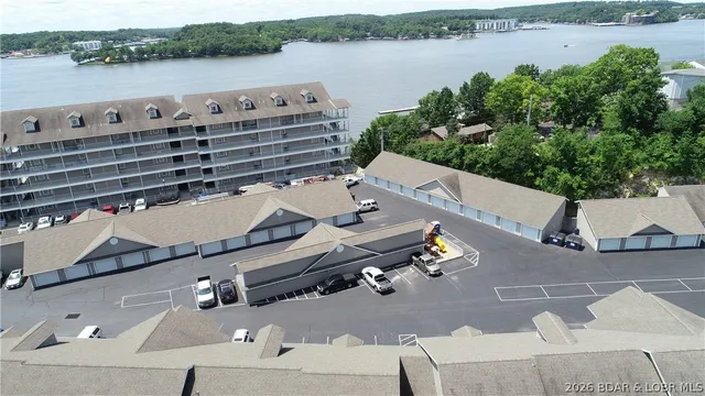 $385,000 | 68 Lighthouse Road, Unit 231, Lake Ozark, MO 65049