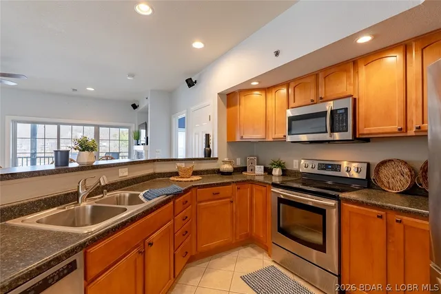 $385,000 | 68 Lighthouse Road, Unit 231, Lake Ozark, MO 65049
