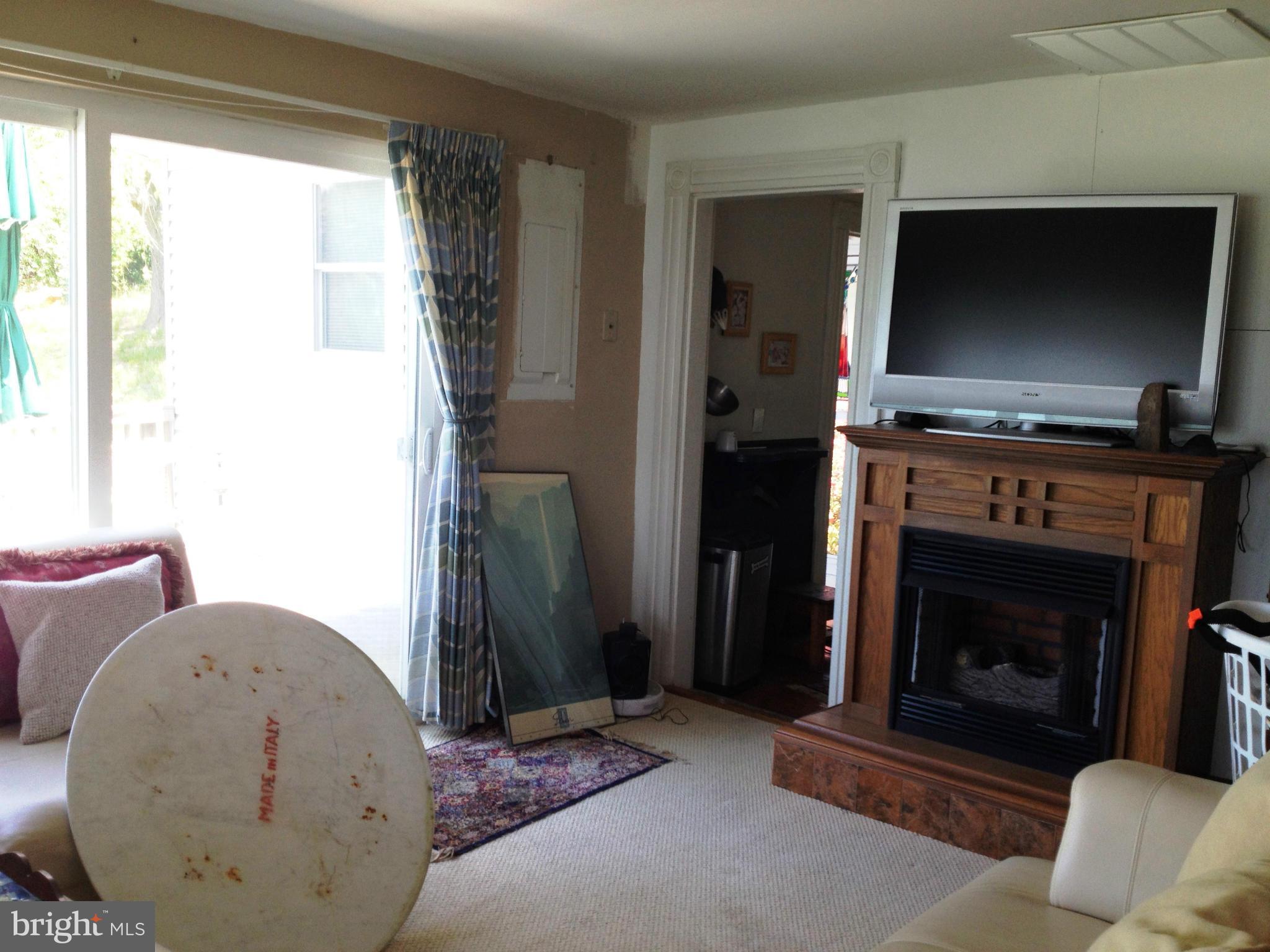 1980 Potts Point Road Huntingtown, MD 20639 - Photo 12 of 21 Living Room
